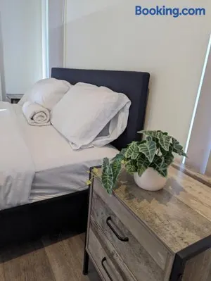 Image of Huge Holiday Home 4Beds 2Baths in Gladstone near Shopping Center