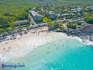 Image of Family Getaway - Lava Room - Beach Supplies - at Magic Sands Beach