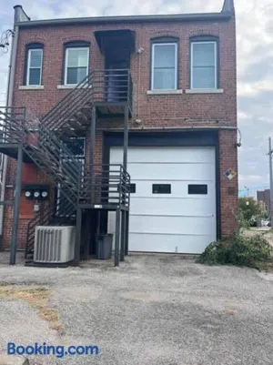 Image of 3 Bedroom Penthouse Downtown Close to Everything