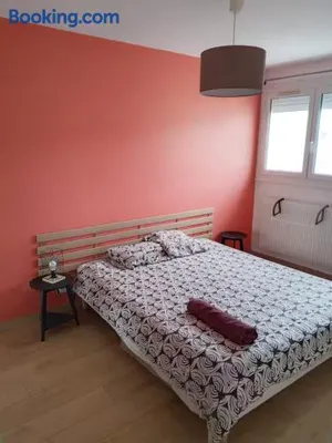 Image of Chambre privée chez l'habitant - La Chambre Framboise