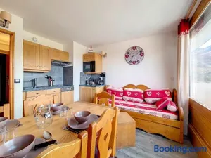 Image of Appartement rénové · Skis aux pieds · 5 personnes - FR-1-344-769