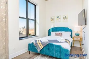 Image of McCormick Place Spacious 3BR Family Heaven Suite with Optional Parking Sleeps 10 Guests Near Soldier Field and Field Museum