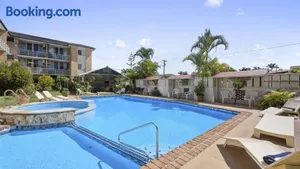 Image of Ocean Parade 4 - Affordable, Pool, Spa, Cafes, Sleeps 4