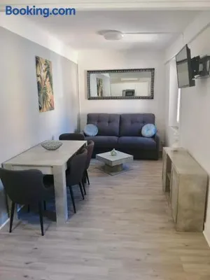 Image of Beau T2 tout équipé sur le port, centre ville