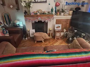 Image of Double Ensuite in a colourful quirky terrace on a quiet leafy street