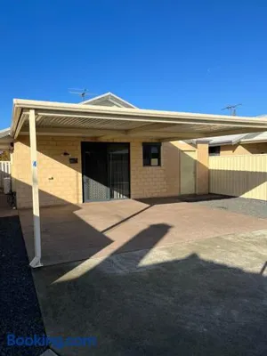 Image of Unit 4 3 Mouarn St Carey Park