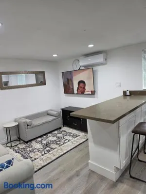 Image of RGS cottage in Los Angeles