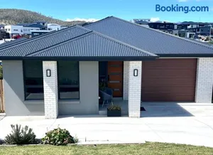 Image of Green Hill Views - Family Home close to Hobart