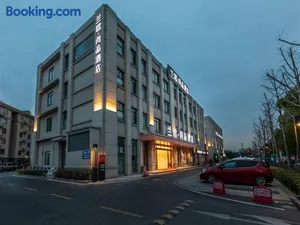 Image of LanOu Hotel Shanghai Sheshan National Forest Park Happy Valley