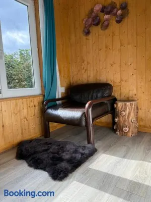 Image of Escapade Romantique en Chalet Nature, Calme et Douceur au Bord de Marne