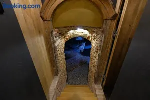 Image of Secret Jacuzzi Mons - Parking privé gratuit