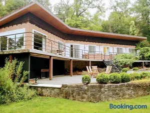 Image of Au Bord De L'eau