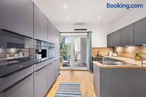 Image of EDLER WOHNRAUM Luxuriöses Stadtstudio mit Balkon, Kaffeevollautomat & Klima