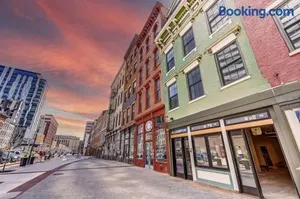 Image of Spacious 2 bed 2 bath Downtown OTR condo minutes walk to the Reds Bengals stadium & more!
