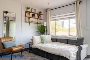 Image of Spring Escape 1BR by UA DT Just 2 Min to Banner