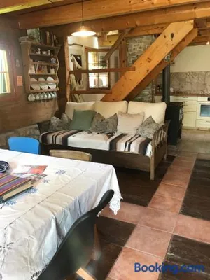 Image of Getreidekasten auf einer Lamafarm