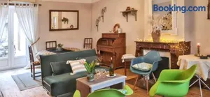 Image of Maison charmante à Mauzun avec jardin et patio fleuri