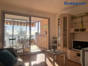 Image of Studio agréable avec loggia, garage et plage à proximité - 2 couchages, Golfe-Juan - FR-1-252-62
