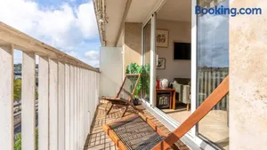 Image of APPARTEMENT avec vue sur la Seine à 10 minutes de Paris et de la Tour Eiffel !