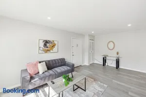 Image of Pine Brook 509 I Corporate 15br Apt I Parking