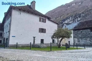 Image of Armonia edificio storico del 1563.