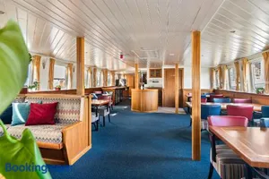Image of Botel Liza Marleen