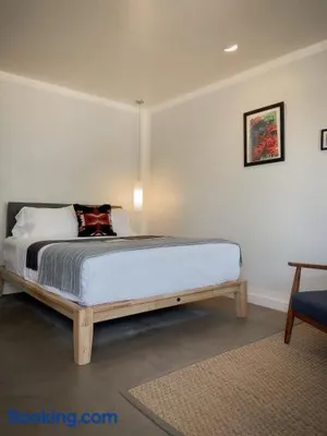 Image of Thunderbird Hotel