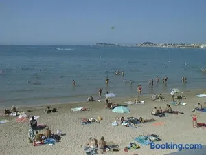 Image of 50m Plage T2 Grande Terrasse Vue Mer Climatisé Piscine Chauffée, Parking clos gratuit