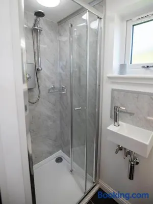 Image of Hut on the Hill