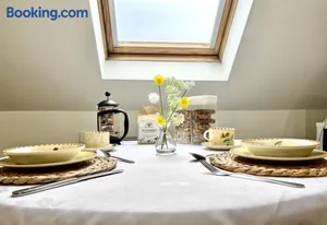 Image of Priors Oak - A Cosy Studio with Countryside Views in Dorset