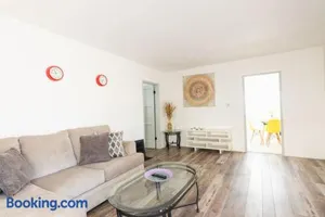 Image of Spring Charmer In The Heart Of The City