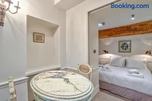 Image of Pick A Flat's Apartments in Saint Germain - Paul-Louis Courier