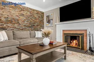 Image of Newly Renovated 4 Bedroom 2 Bath Downtown Dearborn
