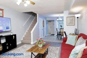 Image of Cozy 3-Bed Athens Getaway, Right Near UGA!