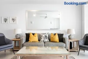 Image of Fairshore 12: Absolute Beachfront, Direct Beach & Pool Access