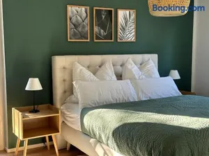 Image of Ferienwohnung-Parkplatz-Balkon-Küche-Aufzug-SmartTV-Waschtrockner