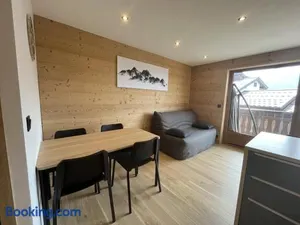 Image of Charmant Studio-Cabine 4 pers, Centre-Village, Balcon Ouest, à 600m des Pistes - FR-1-572-281