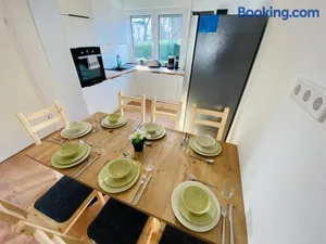Image of House l 10 Beds l 5 Bedrooms l 4 Bathrooms l WI-FI