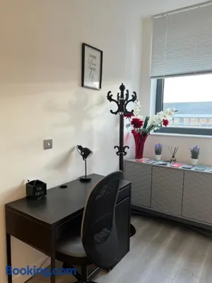Image of Stylish 2 bedrooms, 2 bathrooms with workspace in Milton Keynes
