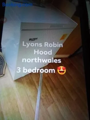 Image of Deluxe 3 bedroom Lyons Robin hood oaklands with free wifi free sky