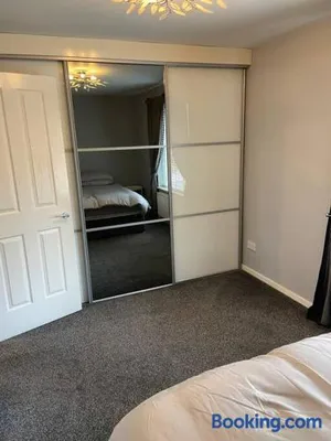 Image of Garland way 2 bed house Sheffield free parking 5 min from m1