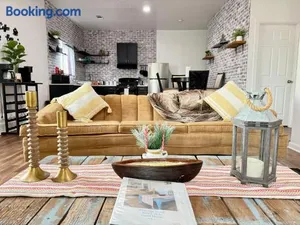 Image of GUEST RANCH HOUSE w POOL access near NATL PARKS