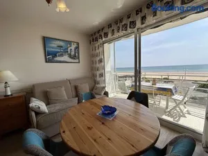 Image of Studio Cabine 4 Couchages avec Balcon et Parking - Saint-Jean-de-Monts - FR-1-224C-18