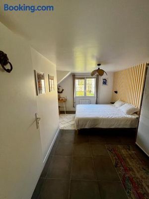 Image of Chambre dans Maison Meulière avec jardin