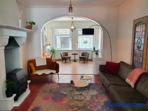 Image of Trendy, authentieke woning met groot terras en tuin