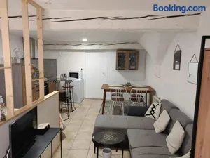 Image of ISSOIRE studio hyper centre