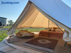 Image of La Bêle & Toile