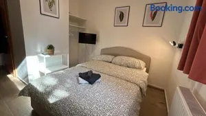 Image of City Apartment with Free Parking - Vienna South