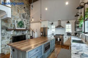Image of Lakeside Retreat - Private Lake Access