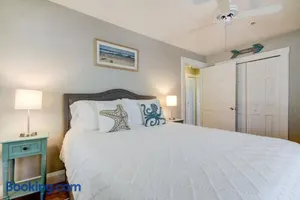 Image of Rare- Downtown 2 bedroom! Family friendly!